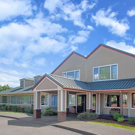 Hawthorn Suites By Wyndham Kent, Wa Exterior photo