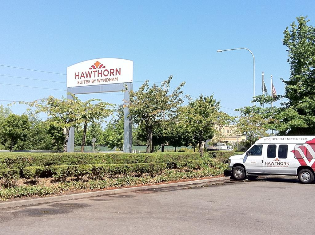Hawthorn Suites By Wyndham Kent, Wa Exterior photo